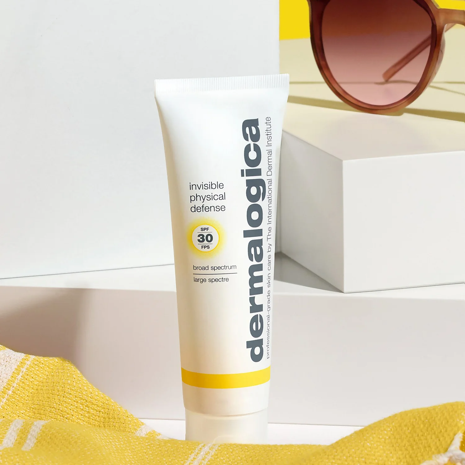 Dermalogica Daily Skin Health Invisible Physical Defence Mineral Sunscreen SPF30 50ml 5 Dermalogica Daily Skin Health Invisible Physical Defence Mineral Sunscreen SPF30 50ml - Image 4