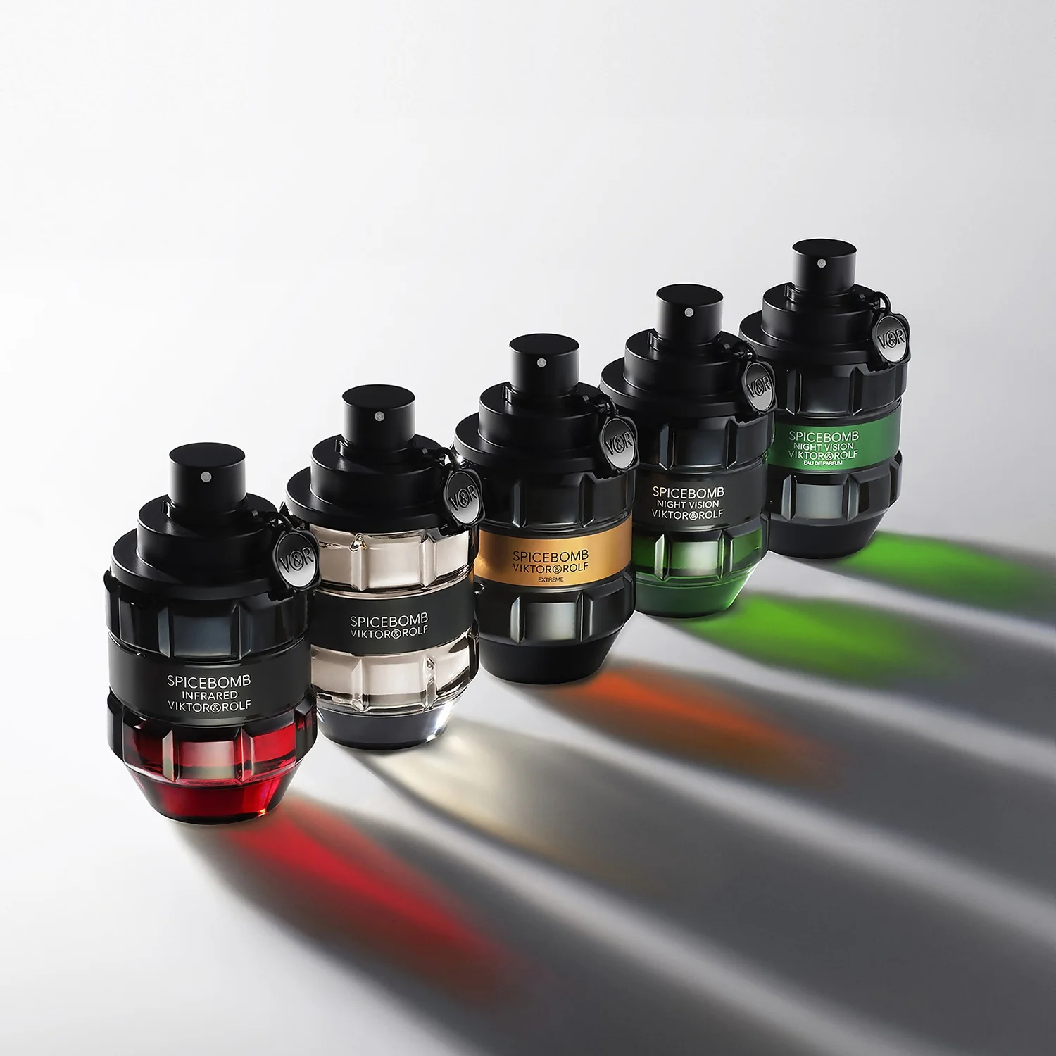 Viktor&Rolf Viktor & Rolf Spicebomb Eau De Toilette Spray 150ml 7 Viktor&Rolf Viktor & Rolf Spicebomb Eau De Toilette Spray 150ml - Image 5